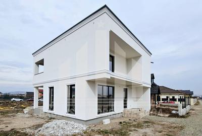 Casă individuală cu 4 camere în Cetate