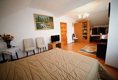 Casa  individuala zona Sacele, langa Hanul Domnesc, 229000Euro/negociabil - 3
