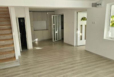 Casă individuală cu 3 camere în Central