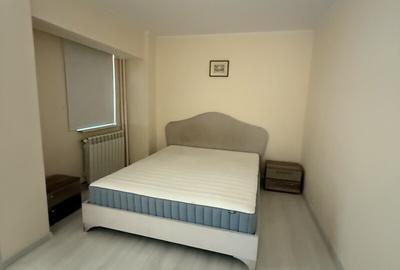 Apartament cu 3 camere – proaspăt renovat, spațios și excelent poziționat.Piata - 2