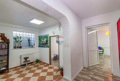 Vila 336 mp 7 camere - locuință, grădiniță, clinică - Drumul Taberei - 36