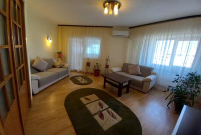 Apartament cu 3 camere decomandat, mobilat în Trocadero