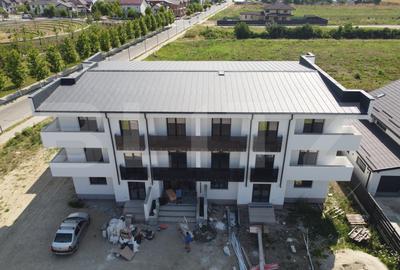 Apartament cu 3 camere decomandat în Titu