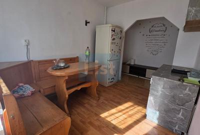 Apartament de vanzare, 3 camere, et. 1, str. Crișan - 3