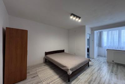 13 Decembrie, garsoniera eleganta, renovata, curata, localizare cu mobilitate ok - 1