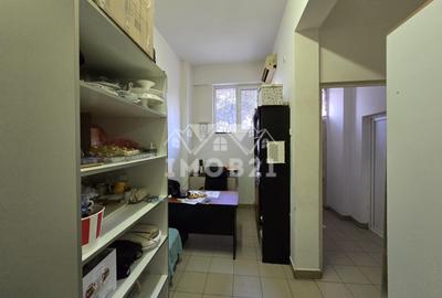 VANZARE SPATIU COMERCIAL PARTER  ZONA 9 MAI - 4
