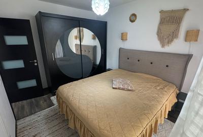 Apartament cu 2 camere, mobilat în Est
