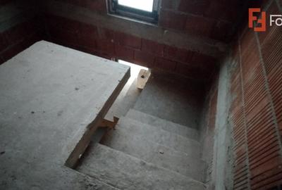 Duplex 5 camere, Becicherecu Mic - Garaj, terasa, Interior la Rosu - 24