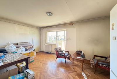 Apartament cu 3 camere decomandat în Zorilor
