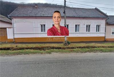 Casă individuală cu 4 camere în Est
