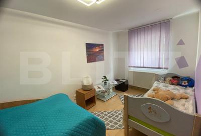 Apartament cu 3 camere decomandat, mobilat în Cetate