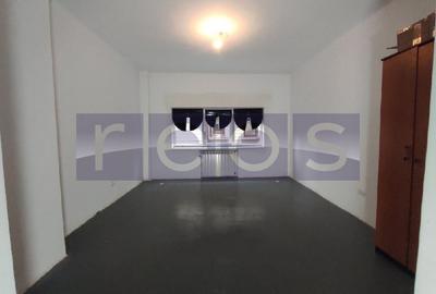 Apartament cu 4 camere decomandat în Calea Călărașilor