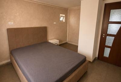 Casa renovata anul trecut  cu 1100 mp de teren in localitatea Les - 9
