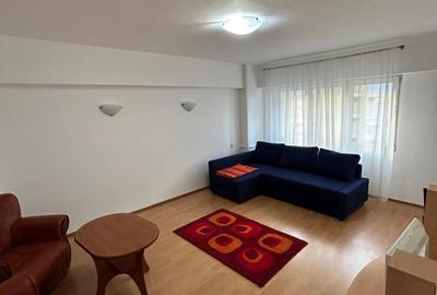 Apartament cu 3 camere decomandat în Moșilor