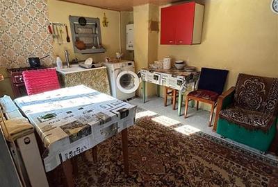 Casa 82mp utili 3 cam, teren 239mp C.Galati - Plantelor, in spatele Scolii 18 - 12