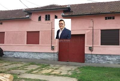 Casă individuală cu 5 camere în Vălișoara