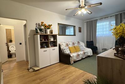 Apartament cu 3 camere semidecomandat în Titan