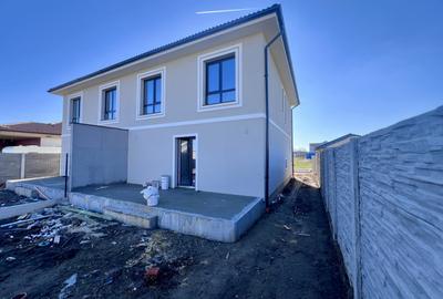 Duplex cu 5 camere în Ghiroda