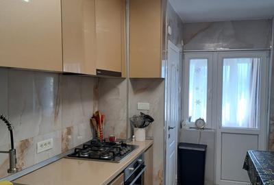 Apartament cu 4 camere decomandat în Pantelimon