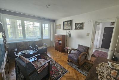 Apartament cu 3 camere semidecomandat, mobilat în Grigorescu