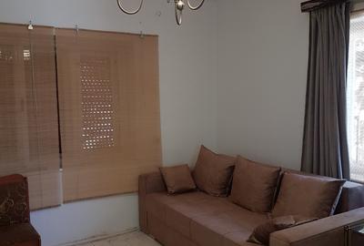 Casă cu 2 camere în Periferie