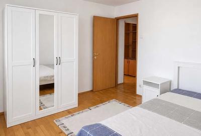 Apartament 3 camere bloc anii 80 P Lahovari-P Romana metrou 3' - 1