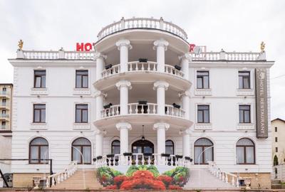 Spațiu comercial, de 2,334.76 mp, în Valea Lupului