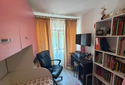 Apartament 3 camere , str.Babadag , parter inalt - 10