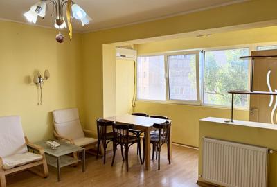 Apartament cu 3 camere semidecomandat în Gorjului