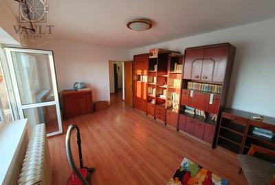 Apartament cu 4 camere decomandat, mobilat în Pantelimon