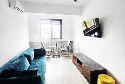 Apartament cu 2 camere decomandat, mobilat în Central