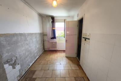 Drumul Taberei - Valea Ialomiței,  Apartament 3 camere în Bloc P+4 - 12