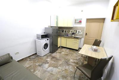 Apartament cu 2 camere,centrala proprie , ultracentral - 5