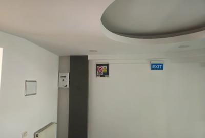Cladire  de  birouri/showroom  -760 mp/7.5  euro/mp+tva /Zona  13 Septembrie - 11