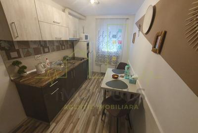 Casa + 5 apartamente + spatiu de inchiriat + parcari. Pretabil locuit + afacere - 8