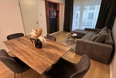 Apartament cu 2 camere decomandat, mobilat în Tractorul