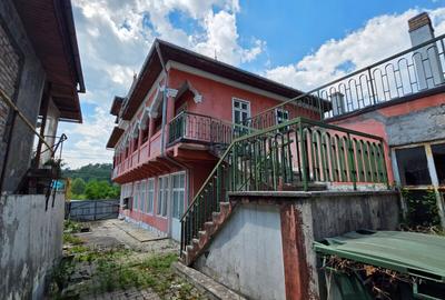 De vanzare spatiu comercial - COMARNIC la DN1 - 3
