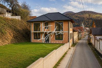 Casa intabulata de vanzare in Sadu - 3