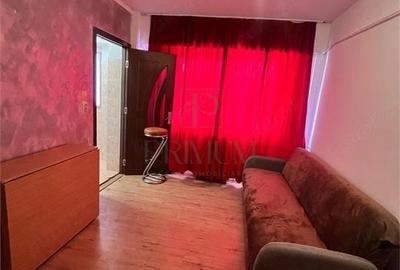 Garsonieră semidecomandată, mobilată în UMT