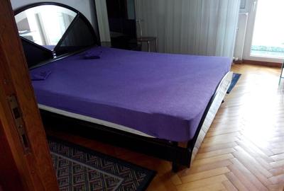 Apartament cu 3 camere decomandat, mobilat în P-ța Alba Iulia