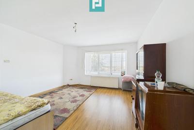 Casă P+E+M în zona Mehala pe arteră principală - 9