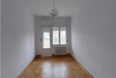 Apartament 5 camere central, renovat, pentru locuit sau birou - 10