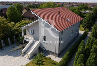 Casă individuală cu 7 camere în Sântandrei