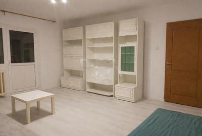 3 camere Unirii decomandat, inst. schimb., et. 2, an 1991, 76 mp - 2