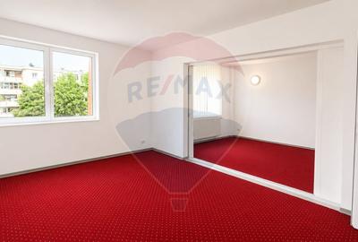 Casă individuală cu 5 camere în Vitan