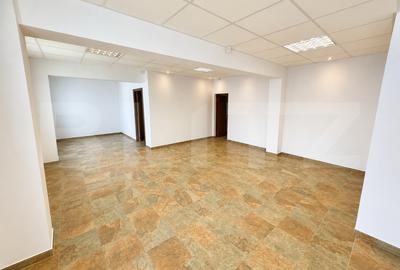 Apartament cu 2 camere semidecomandat în Cetate