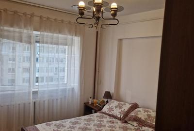 Apartament cu 4 camere decomandat în Gară