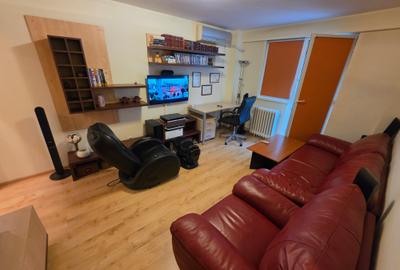 Apartament cu 2 camere semidecomandat în Titulescu