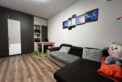Apartament cu 2 camere decomandat în Roșu