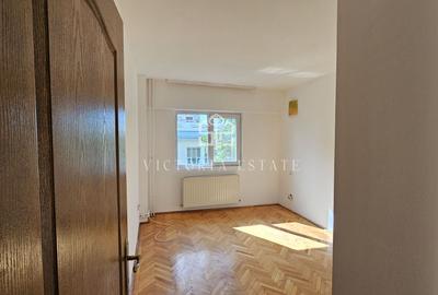 Apartament de vanzare, 3 camere decomandat.Republicii - 5